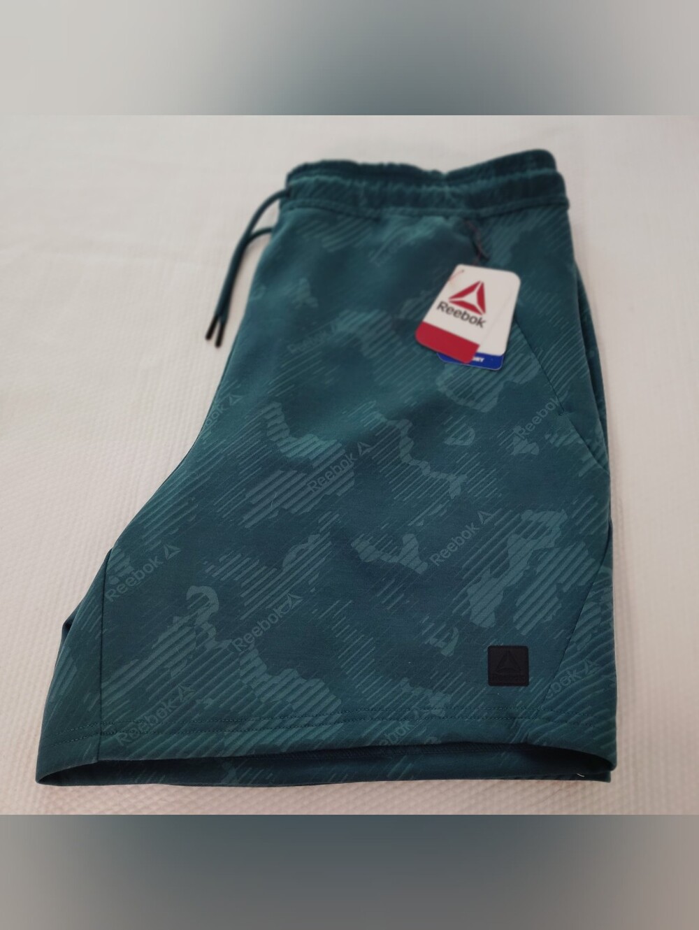 Reebok RBK-DRY Men's Balsam Print Elastic Waist Shorts Pockets Size XL.